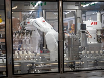 Focus on our new robot-integrated machine